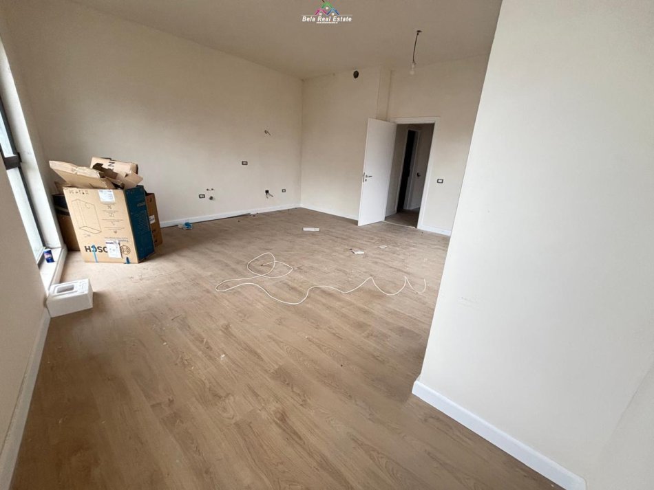 Tirane, jepet me qera zyre Kati 2, 120 m² 1.100 € (vasil shanto)