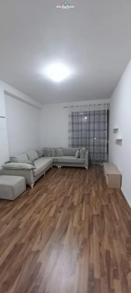 Tirane, shes apartament 1+1+Ballkon, Kati 4, 77 m² 108,000 € (Fusha e Aviacionit)