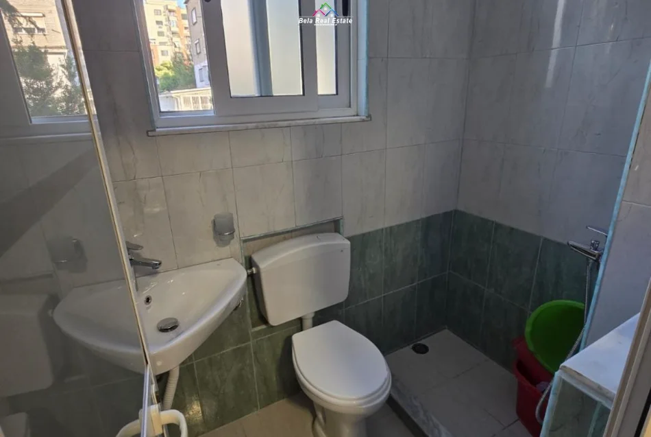 Tirane, jepet me qera garsonier Kati 2, 40 m² 530 € (21 dhjetori)