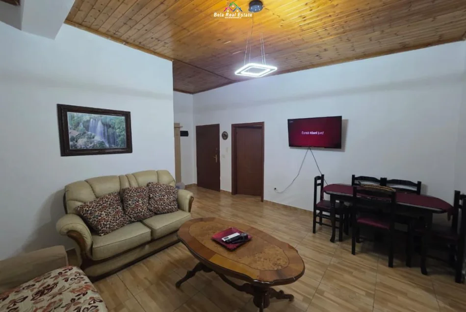 Tirane, jepet me qera Vile 1+1+Ballkon Kati 4, 75 m² 420 € (porcelan)