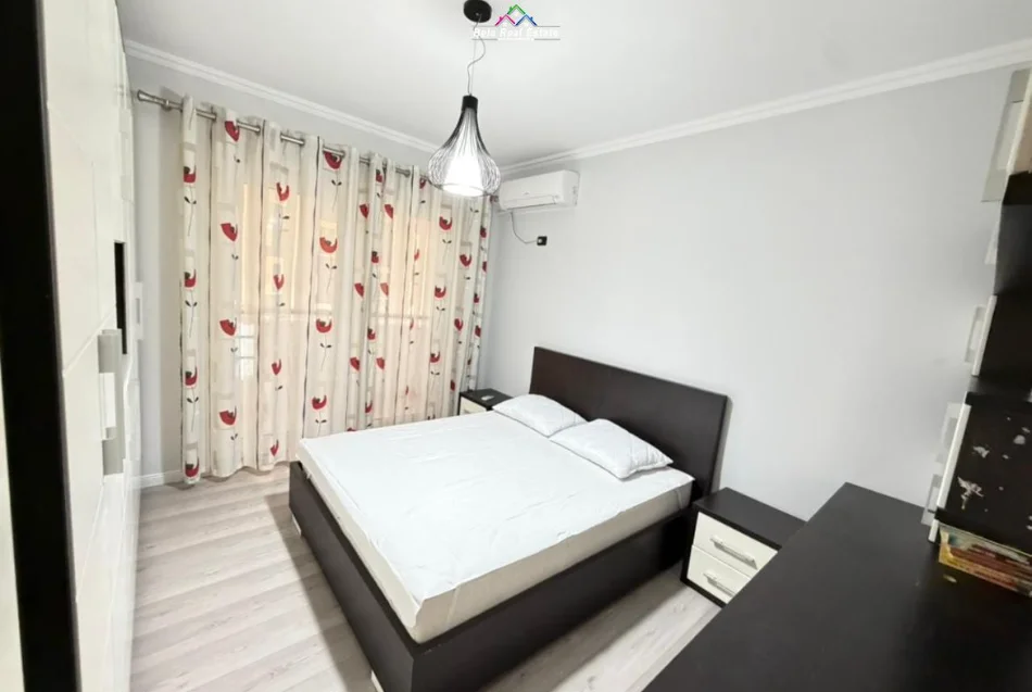 Tirane, jepet me qera apartament 3+1 Kati 6, 125 m² 1.200 € (delijorgji)