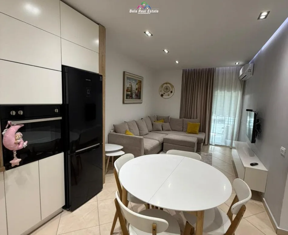 Tirane, jepet me qera apartament 1+1+Ballkon Kati 2, 65 m² 500 € (golden park)