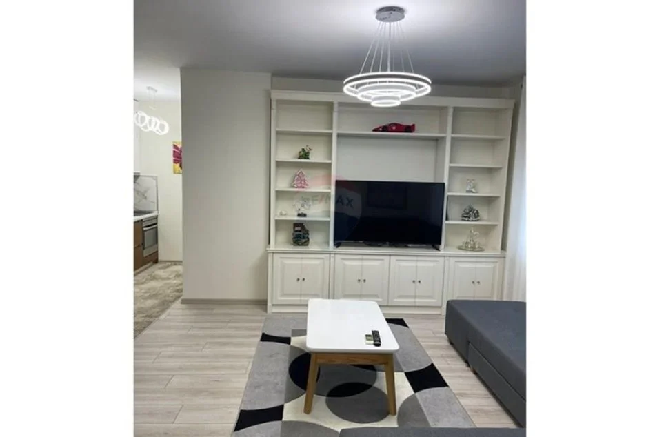 Tirane, jepet me qera apartament 1+1 Kati 8, 70 m² 900 € (Rruga e Kosovareve)