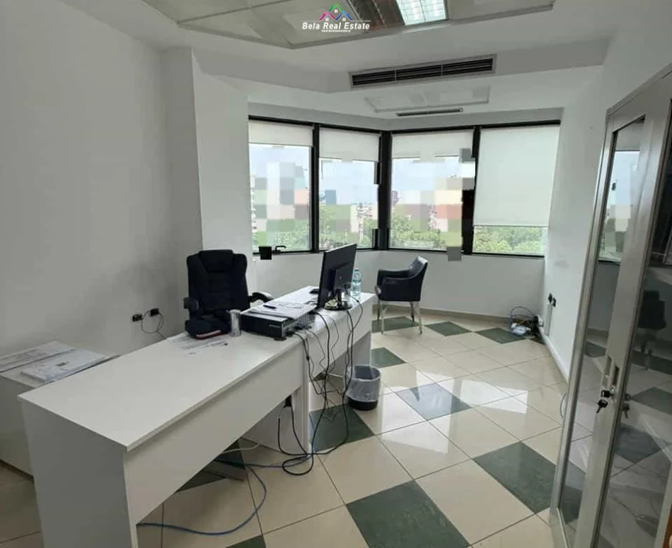 Tirane, jepet me qera zyre Kati 6, 111 m² 3.160 € (deshmoret e kombit)