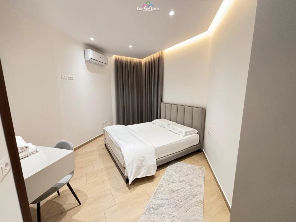 Tirane, jepet me qera apartament 1+1+Ballkon Kati 4, 65 m² 830 € (kopshti botanik)