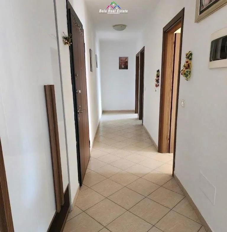 Tirane, jepet me qera apartament 2+1 Kati 3, 100 m² 580 € (jordan misja)