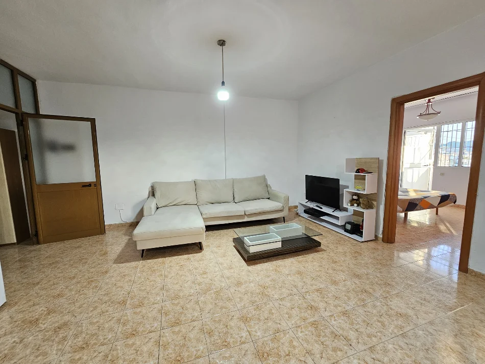 Tirane, jepet me qera apartament 2+1 Kati 9, 100 m² 600 € (Laprake)