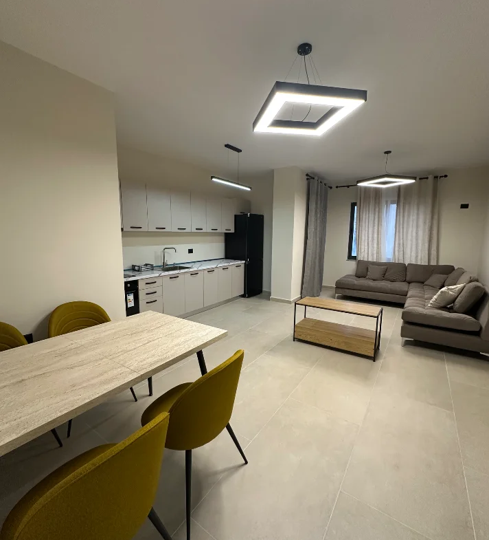 Tirane, jepet me qera apartament 2+1 , 100 m² 780 € (Rruga Rapo Herkali)