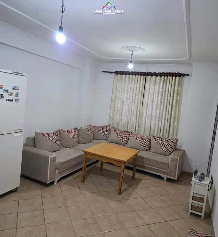 Tirane, jepet me qera apartament 1+1+Ballkon Kati 3, 60 m² 420 € (astir)