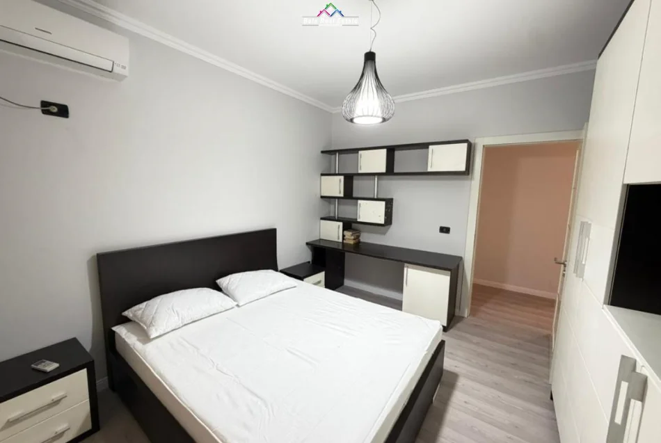 Tirane, jepet me qera apartament 3+1 Kati 6, 125 m² 1.200 € (delijorgji)
