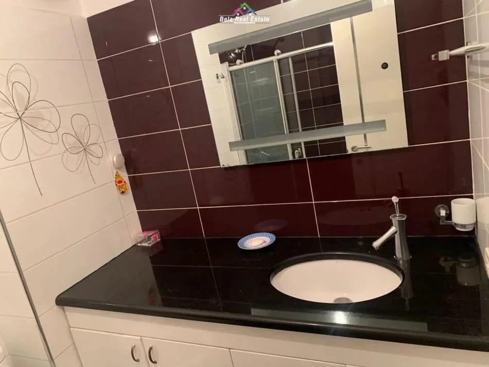 Tirane, jepet me qera apartament 2+1 Kati 2, 140 m² 680 € (dritan hoxha)