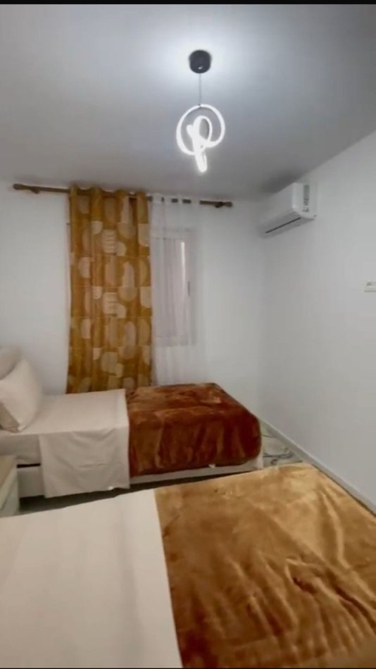 Tirane, jepet me qera apartament 2+1 Kati 1, 100 m² 800 € (rruga e durresit)
