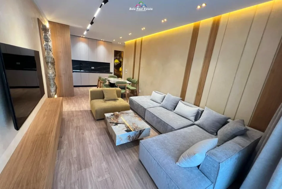 Tirane, jepet me qera apartament 2+1+Ballkon , 110 m² 1.500 € (Gold Tower)