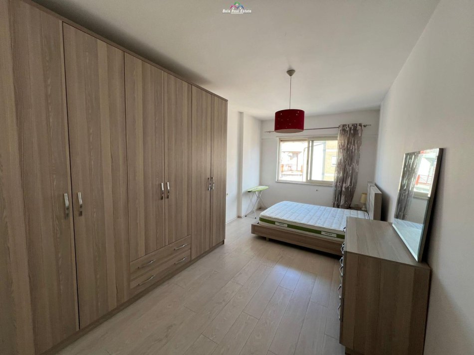 Tirane, jepet me qera apartament 1+1+Ballkon Kati 9, 70 m² (don bosko)