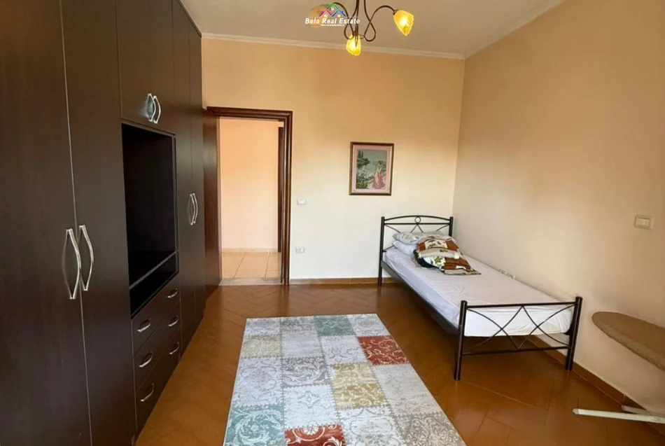 Tirane, jepet me qera Vile 2 Katshe Kati 2, 505 m² 900 € (kthesa e kamezes)