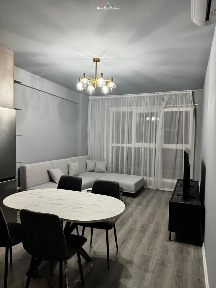 Tirane, jepet me qera apartament 1+1+Ballkon Kati 7, 70 m² 600 € (don Bosko, Trio Tower Residence)