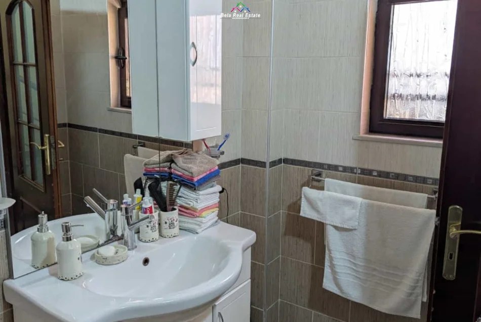 Tirane, shes Vile 3 Katshe , 260 m² 520.000 € (don bosko)