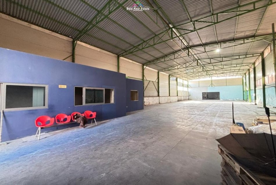 Tirane, jepet me qera magazine Kati 0, 660 m² 2.200 € (Autostrada Tirane- Durres)