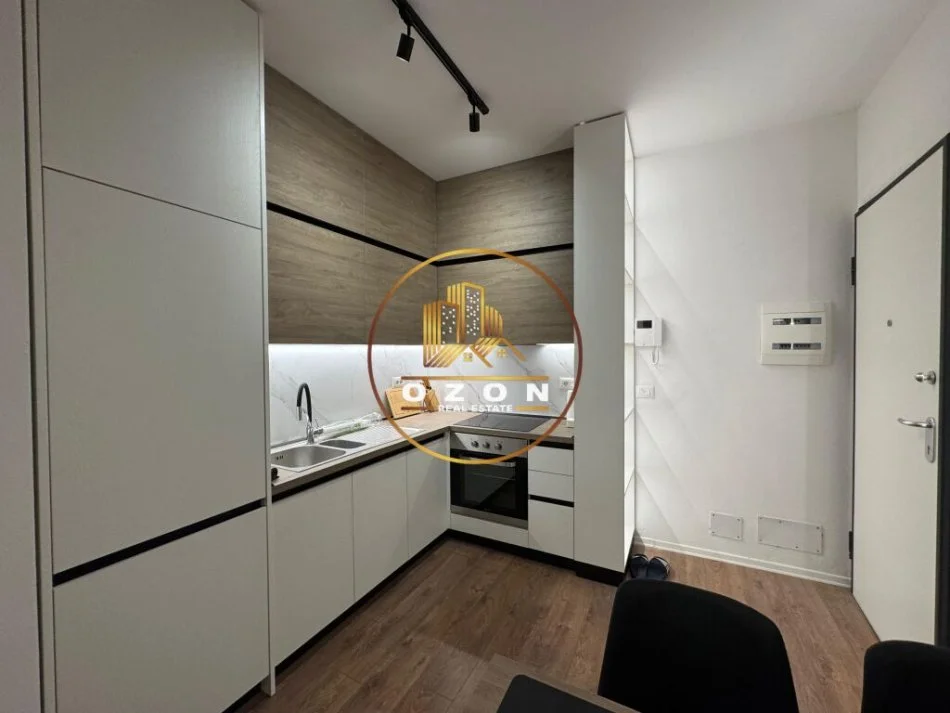 Tirane, jepet me qera apartament 1+1+Ballkon Kati 9, 74 m² 850 € (Rruga e Kavajës)