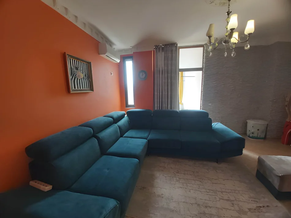 Tirane, jepet me qera apartament 2+1+Ballkon Kati 5, 120 m² 550 € (Kompleksi Grand, Ali Demi)