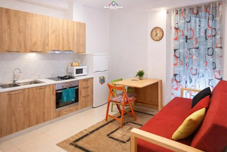 Tirane, jepet me qera apartament 1+1+Ballkon Kati 3, 50 m² 380 € (21 dhjetori)