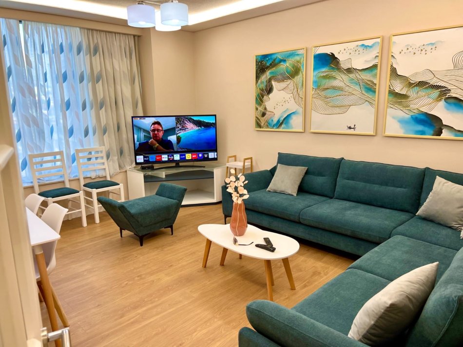 Tirane, jepet me qera apartament 1+1+Ballkon Kati 5, 78 m² 550 € (todi shkurti)