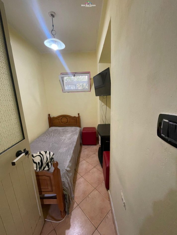 Tirane, jepet me qera apartament 1+1+Ballkon Kati 2, 50 m² 320 € (todi shkurti)