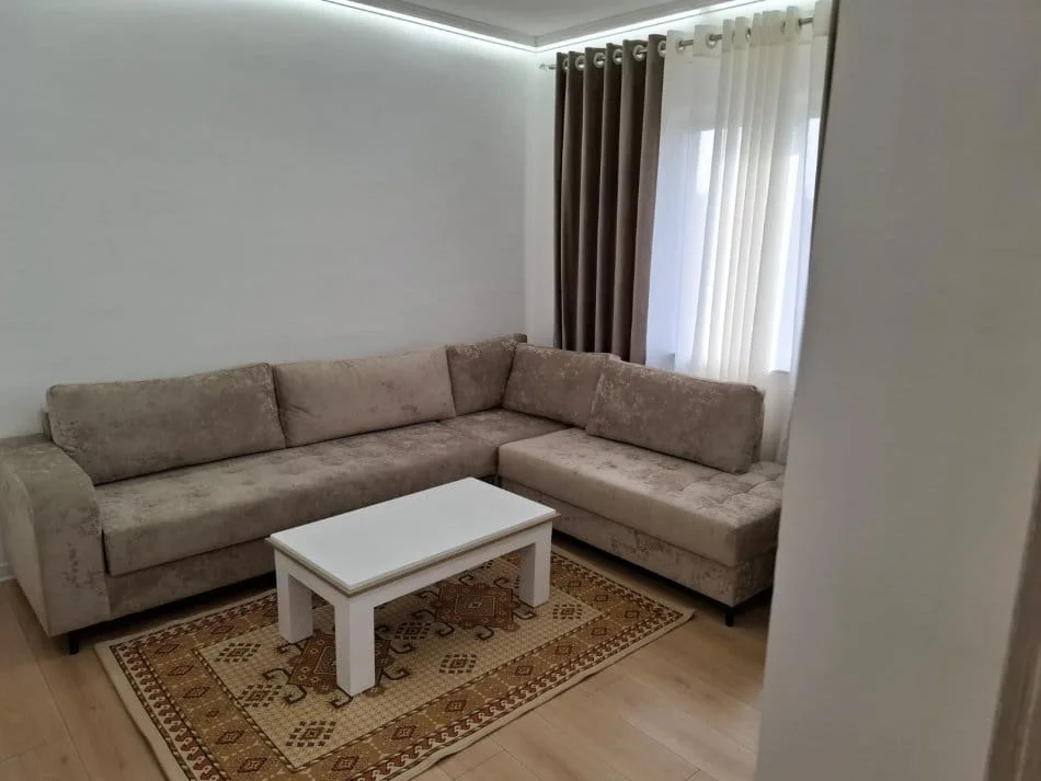 Tirane, jepet me qera apartament 1+1+Ballkon Kati 3, 60 m² 580 € (ferit xhajko)