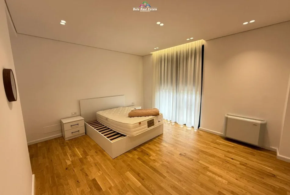 Tirane, jepet me qera Vile 2 Katshe Kati 2, 290 m² 3.200 € (Rruga e Vilave)