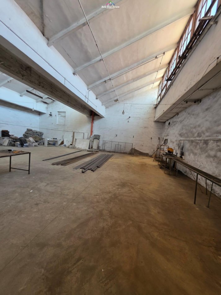 Tirane, jepet me qera magazine Kati 0, 6 m²  600 M2  1.300 € (kombinat)
