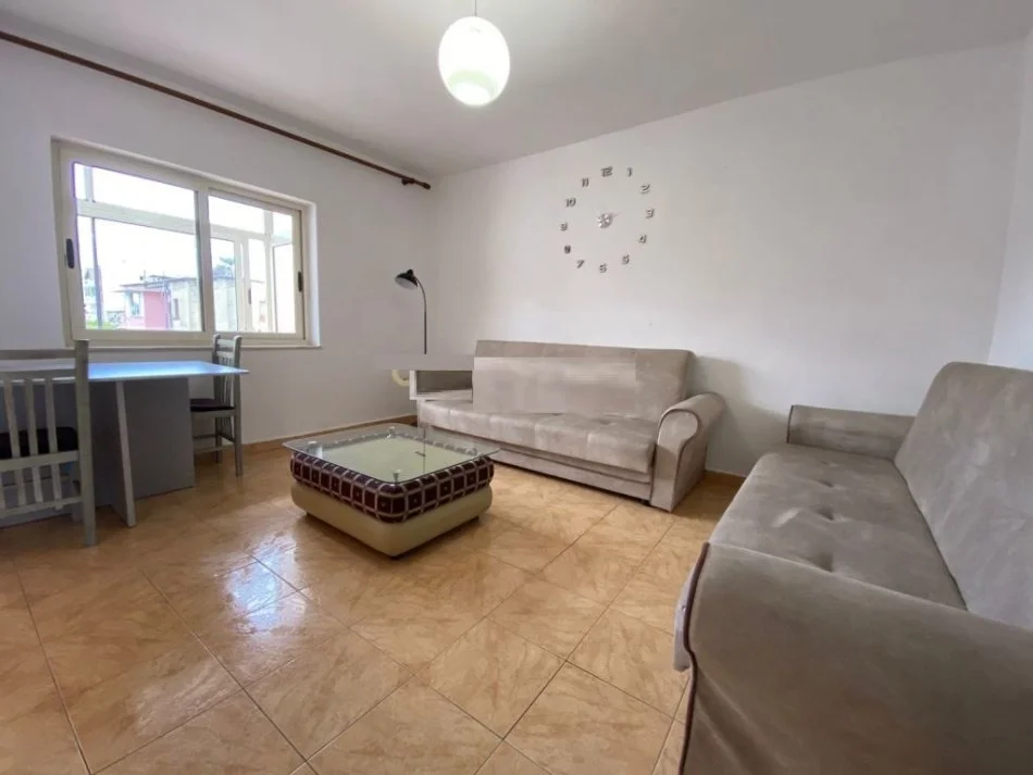 Tirane, jepet me qera apartament 2+1 Kati 5, 75 m² 400 € (Ali Demi)