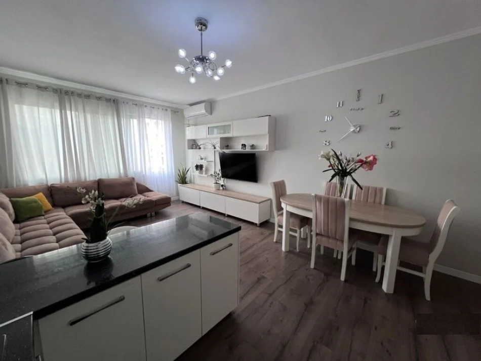 Tirane, shitet 2+1 Kati 5, 98 m² 125.000 € (Astir)
