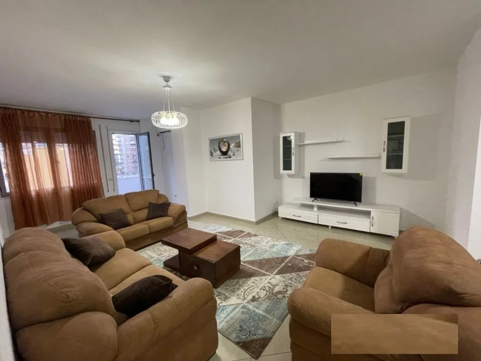 Tirane, jepet me qera apartament 2+1 Kati 4, 117 m² 600 € (Don Bosko)