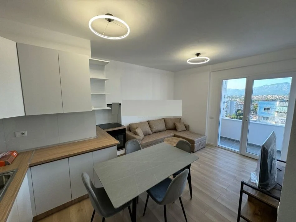 Tirane, jepet me qera apartament 2+1 Kati 9, 73 m² 650 € (Ish Fusha e Aviacionit)