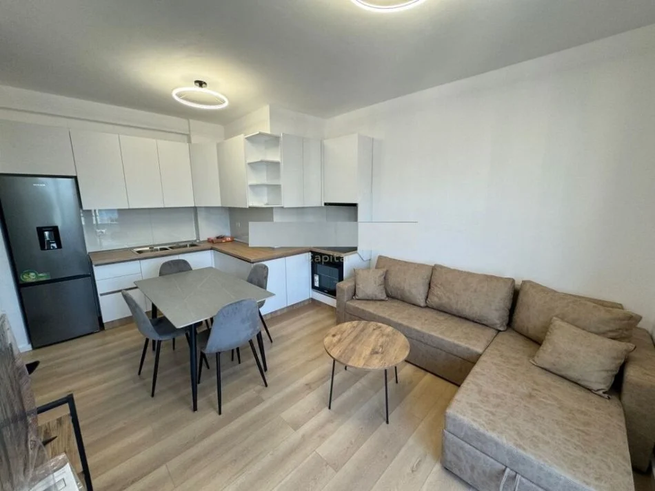 Tirane, jepet me qera apartament 2+1 Kati 9, 73 m² 650 € (Ish Fusha e Aviacionit)