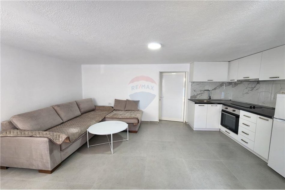 Tirane, jepet me qera apartament 1+1, Kati 0, 350 € (Qytet Studenti)