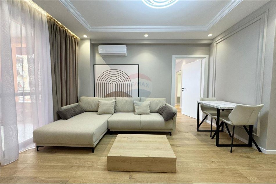 Tirane, shitet apartament 1+1, Kati 3, 56 m² 148,000 € (21 Dhjetori)