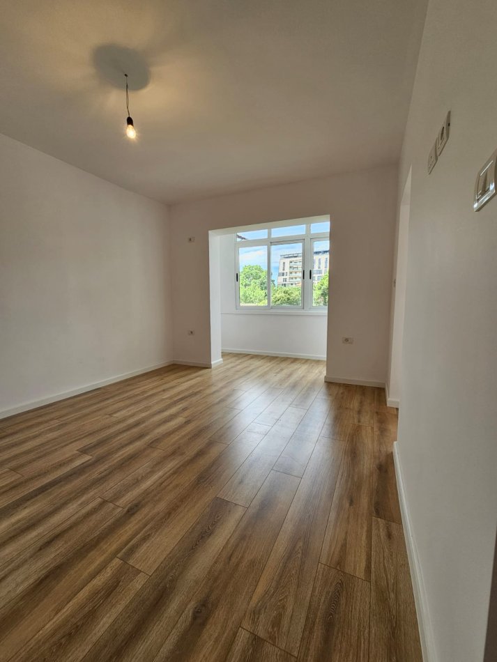 Tirane, shitet apartament 1+1 Kati 4, 45 m² 130.000 € (Qendër)