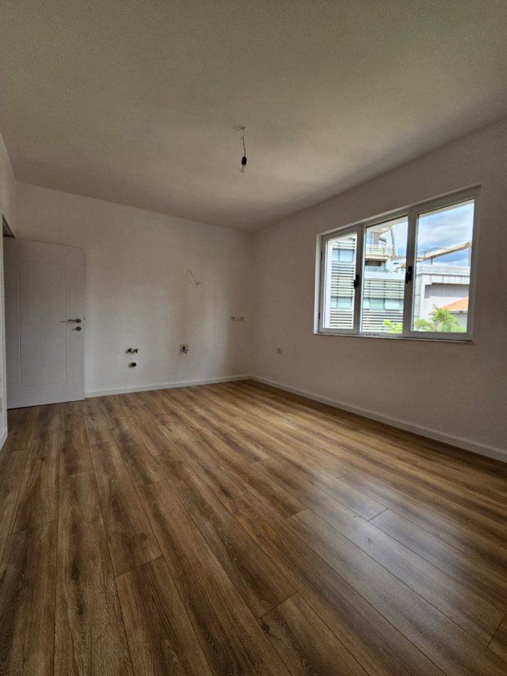 Tirane, shitet apartament 1+1 Kati 4, 31 m² 93.000 € (Qendra e Tiranës)