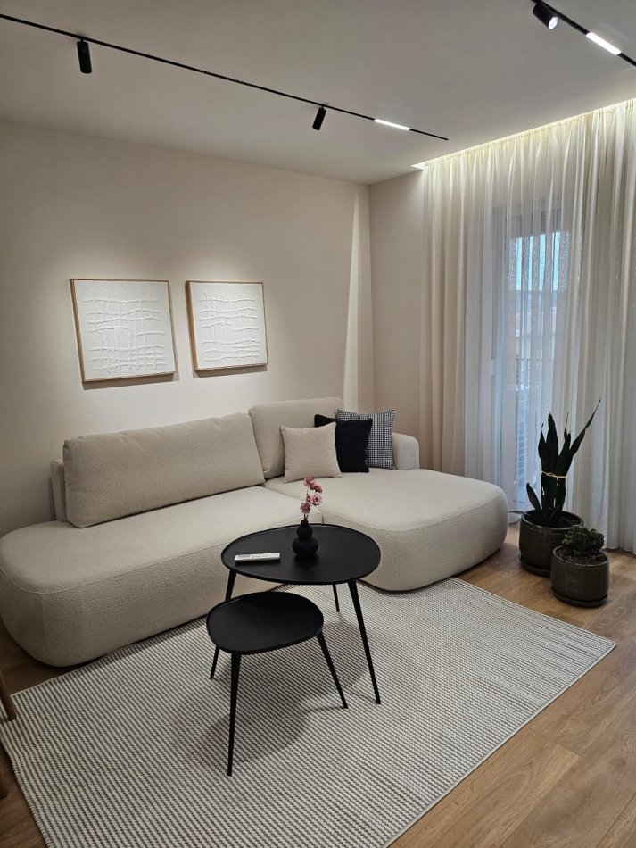 Tirane, jepet me qera apartament 2+1+Ballkon Kati 4 95 m² 1200 € (Rruga Jordan Misja)
