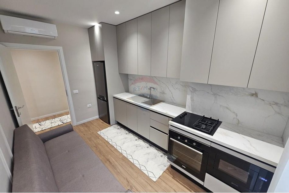 Tirane, jepet me qera , 600 € (Bulevardi i Ri Jordan Misja)