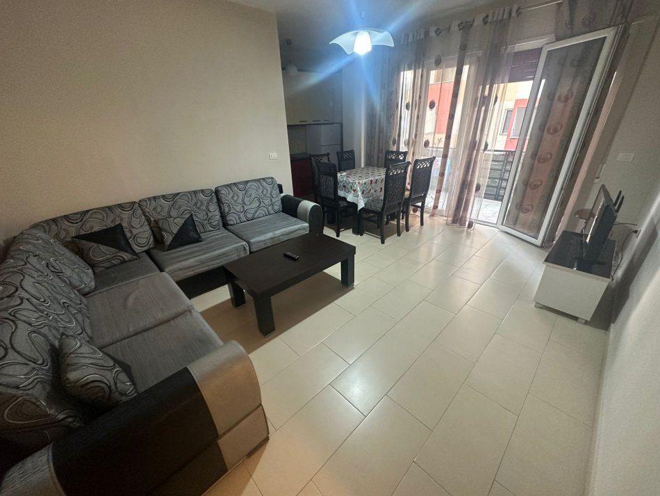 Tirane, jepet me qera apartament 2+1+Ballkon Kati 3, 110 m² 500 € (Astir)