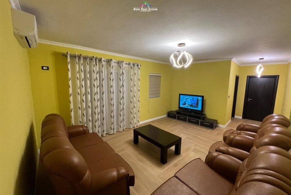 Tirane, jepet me qera apartament 1+1 Kati 3, 65 m² 550 € (PRANE MINISTRIE SE ARSIMIT)