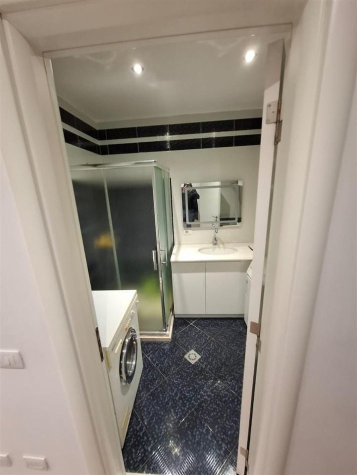 Tirane, jepet me qera apartament 1+1+Ballkon Kati 5, 65 m² 600 € (don bosko)