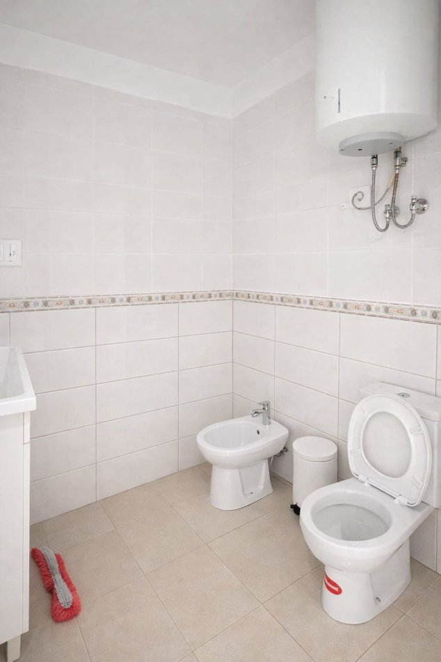 Tirane, jepet me qera zyre Kati 2, 70 m² 550 € (Rruga Petro Nini Luarasi)