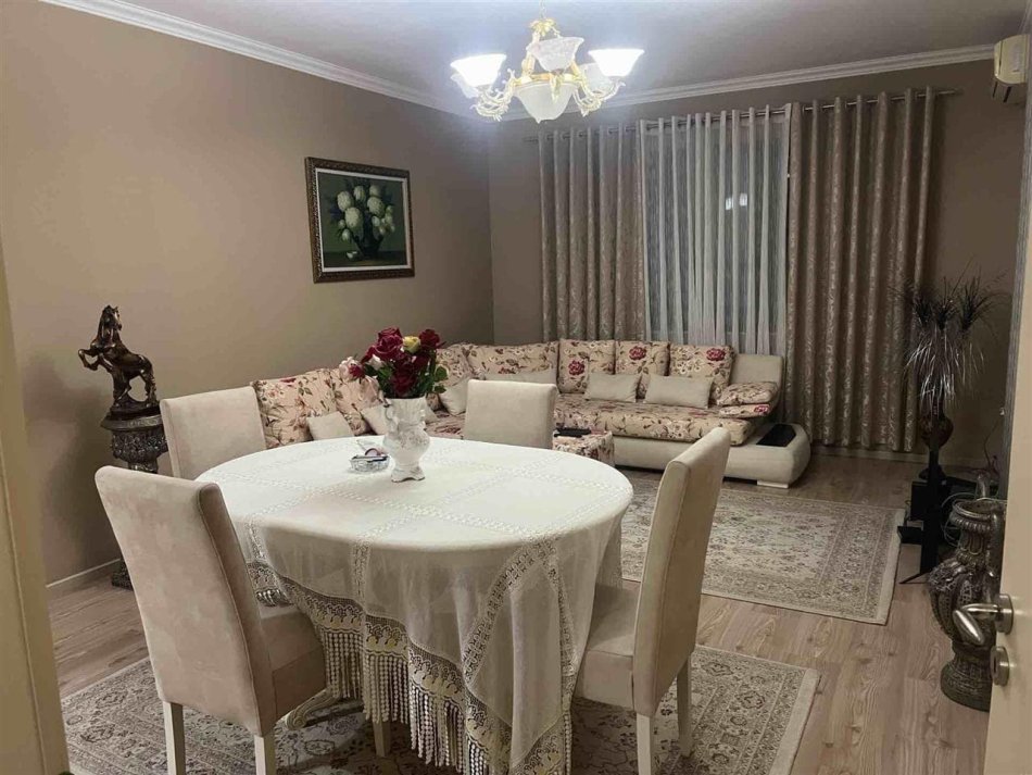 Tirane, shes apartament 2+1 Kati 3, 106 m² 200.000 € (Rruga Loni Ligori)