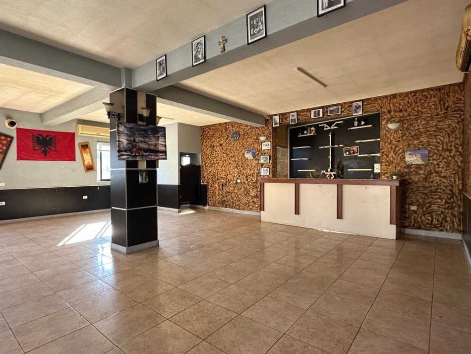 Tirane, jepet me qera dyqan Kati 2, 260 m² 720 € (Rruga Agim HysemnBelliu)