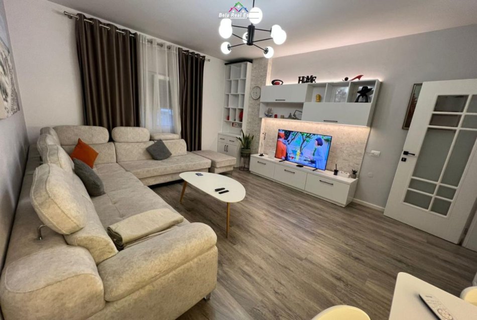 Tirane, jepet me qera apartament 2+1 Kati 2, 85 m² 780 € (Rruga Asim Vokshi)