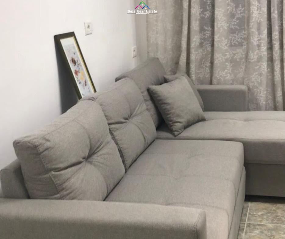 Tirane, jepet me qera apartament 2+1 Kati 4, 80 m² 570 € (rruga e dibres)