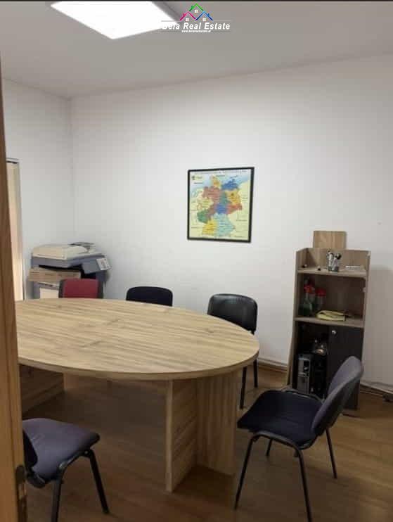 Tirane, jepet me qera zyre Kati 2, 61 m² 520 € (rrugen sotir Kolea)